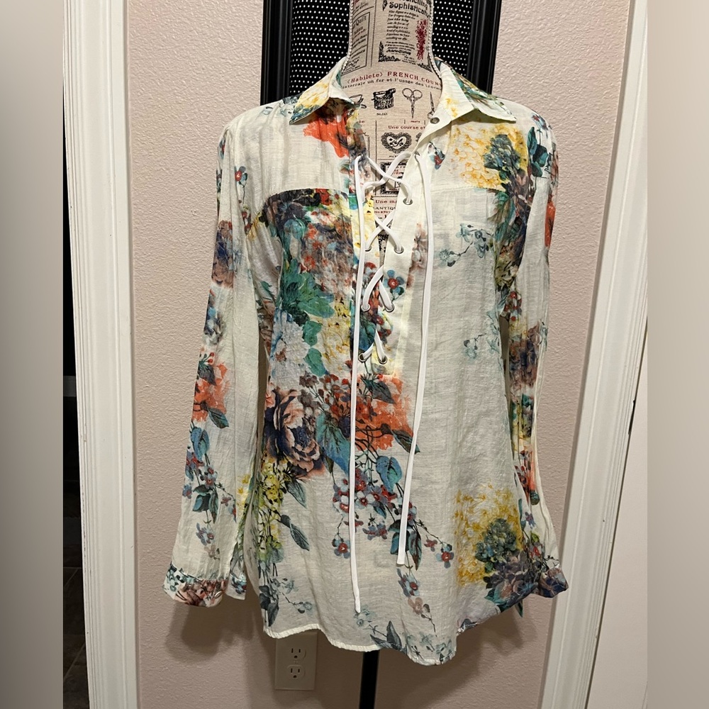 Crinkle Blouse, size large, but fits like a medium.
